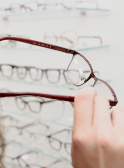 Jak sprawdzić rozmiar okularów